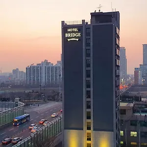 3* Hotel Bridge