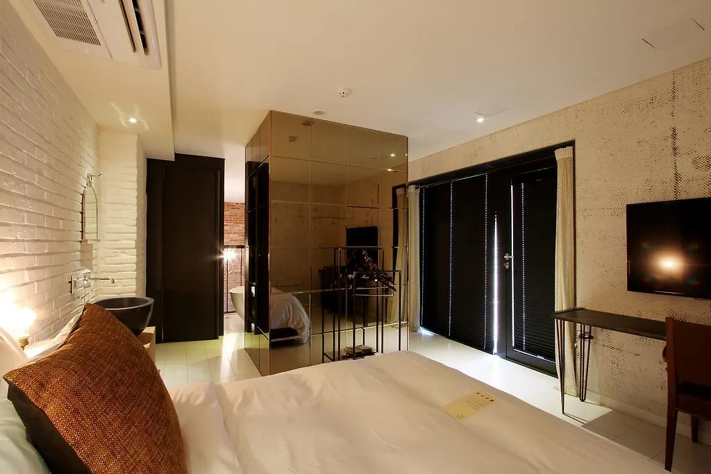Boutique Hotel Loft Seoul 3*,